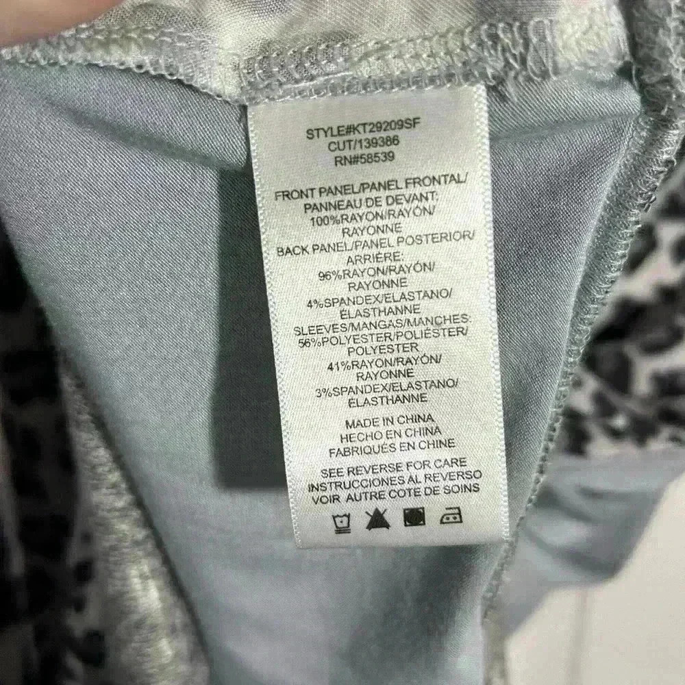 Kut From The Kloth Mixed Material Long Sleeve Grey Leopard Print Top Small - Picture 9 of 10